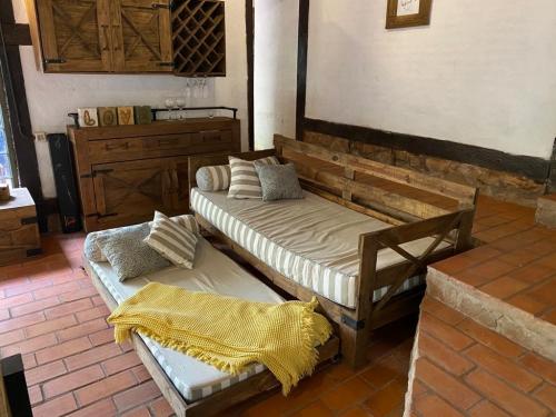 sala con sofa cama - El Salto de Ezio