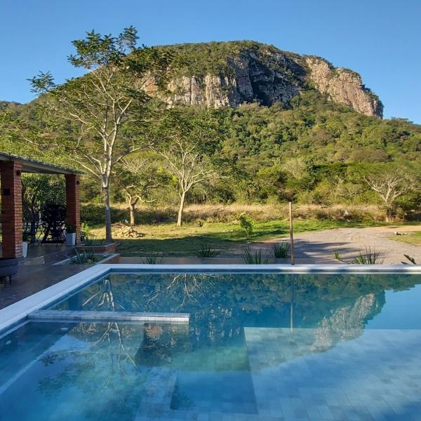 Piscina con vista al cerro - Cabaña "La Yaya" Paraguarí